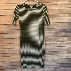 ☀️Pick 1 for $8 or 2 for $13 
LuLaRoe Julia